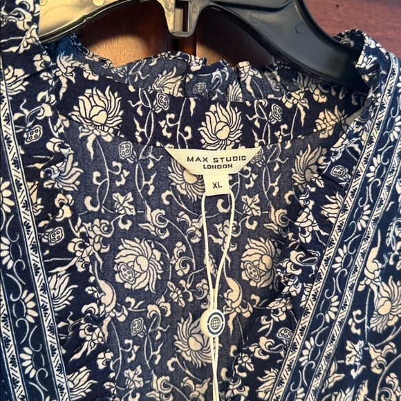 Max Studio short sleeve long dress. - Picture 2 of 4